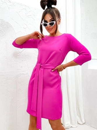 Klasyczna sukienka z wiązanym paskiem fuksja (701)