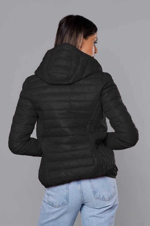 Pikowana kurtka damska z kapturem czarna (B0123-1)