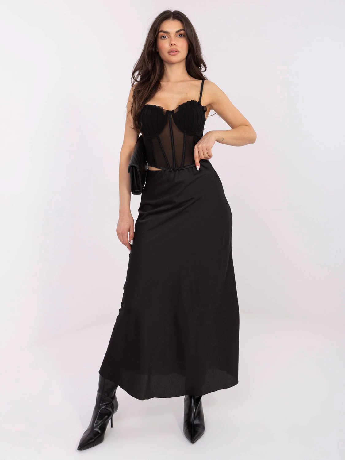 Satynowa spódnica maxi czarna (A2797)