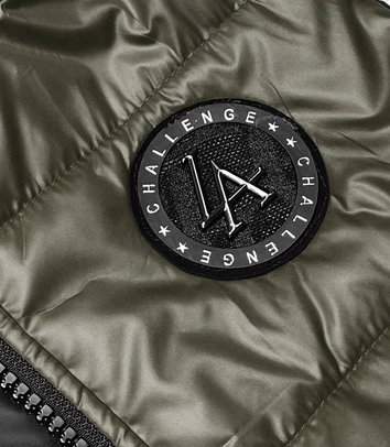 Kamizelka z geometrycznym dołem khaki (B0122-11)