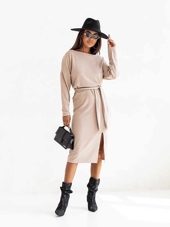 Elegancka sukienka midi z paskiem cappuccino (82137)