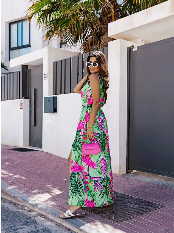 Długa sukienka z gumką w talii zielona (8183)